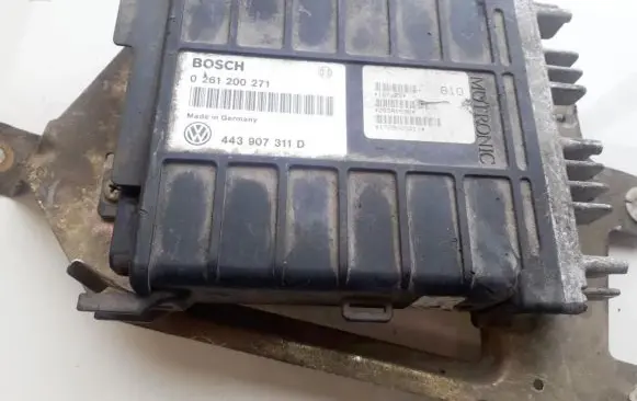 Volkswagen PASSAT B3 Engine control unit/module 0261200271 443907311D