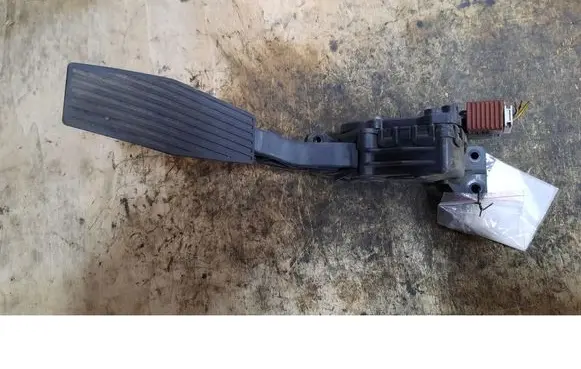 Opel Vectra C Accelerator pedal position sensor