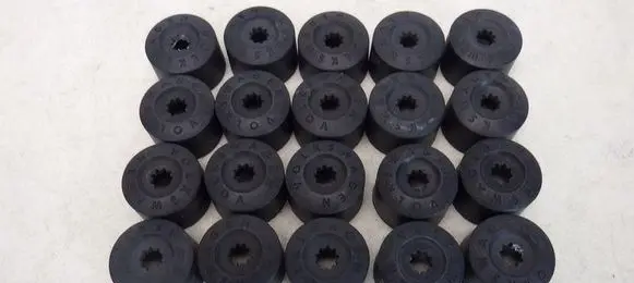 Volkswagen Golf VII Wheel nut cap/cover 