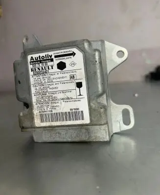 Renault Scenic I Airbag control unit/module 8200098401 550751800 A279FH11105