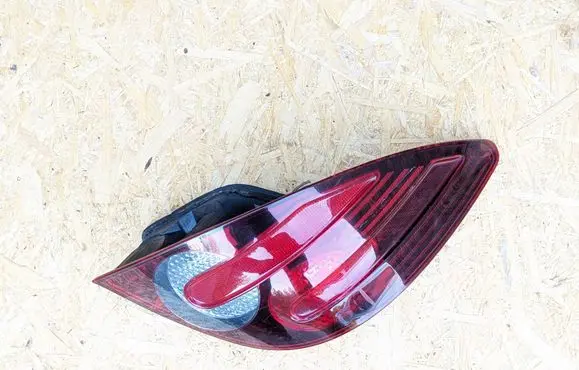 Mercedes-Benz R W251 Rear/tail lights A2518200364