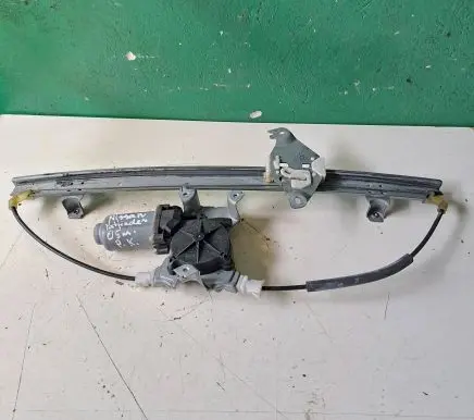 Nissan Pathfinder R51 Front door window regulator with motor