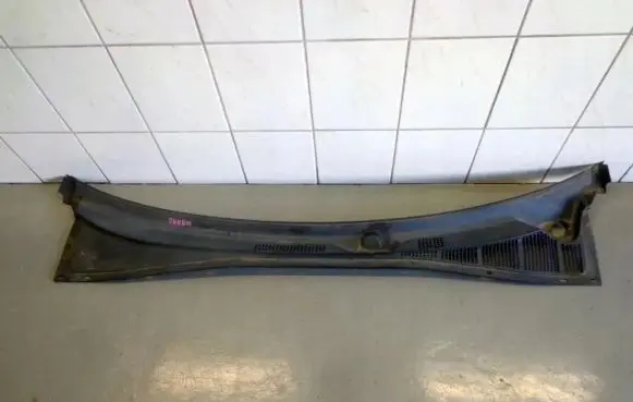 Subaru Impreza II Wiper trim