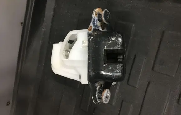 Honda CR-V Tailgate exterior lock 