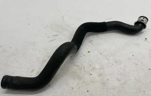 Mercedes-Benz C W204 Engine coolant pipe/hose A2045017182