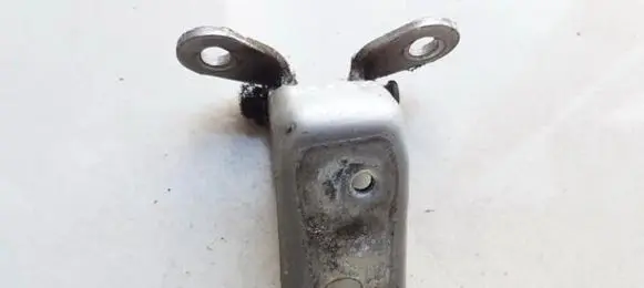 Ford Mondeo MK II Rear door lower hinge