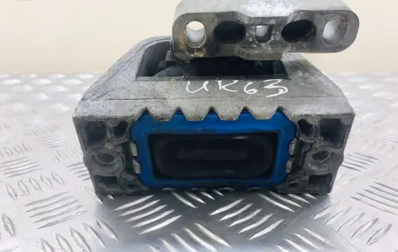 Volkswagen PASSAT B6 Engine mount bracket 1K0199262