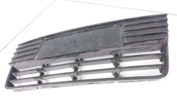 Ford Focus Front bumper lower grill BM5117K945 BM5117K945JCw