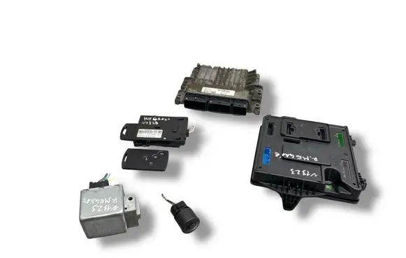 Renault Megane III Engine ECU kit and lock set 237101454R S180067142A 277100669R