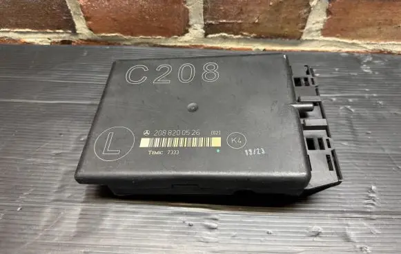 Mercedes-Benz CLK A208 C208 Other control units/modules 2088200526
