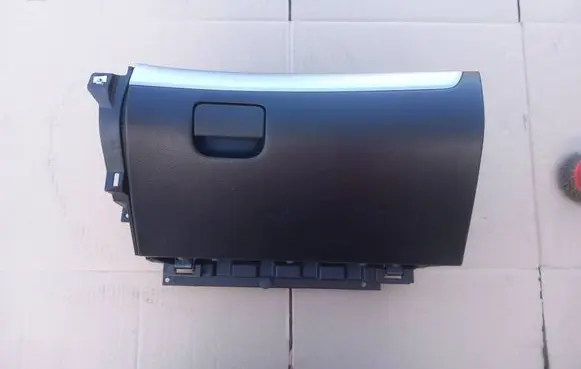 Subaru Outback Glove box set 66208AG070