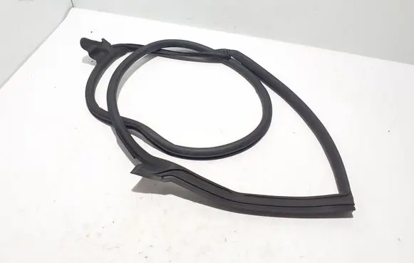 Audi Q8 Rear door rubber seal (on body) 4M8833708G