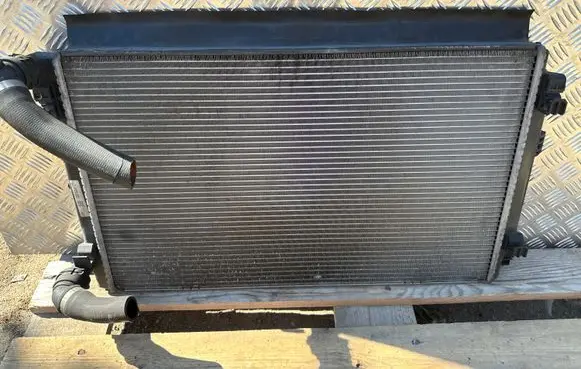 Volkswagen PASSAT B8 Coolant radiator 5Q0121251GD