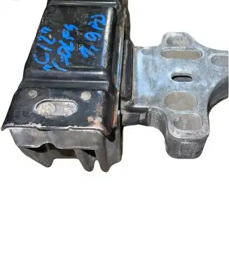 Volkswagen Golf IV Engine mount bracket 170199555