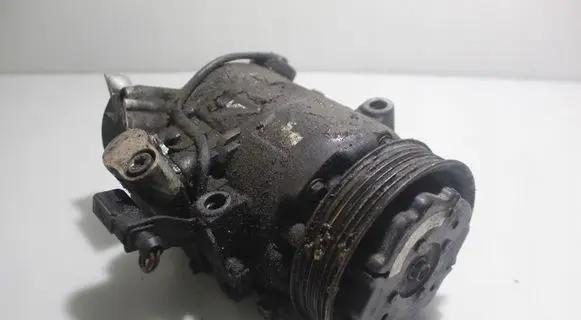 Volkswagen Polo Air conditioning (A/C) compressor (pump) 6Q0820803G
