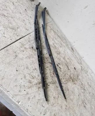 Opel Zafira A Front wiper blade arm