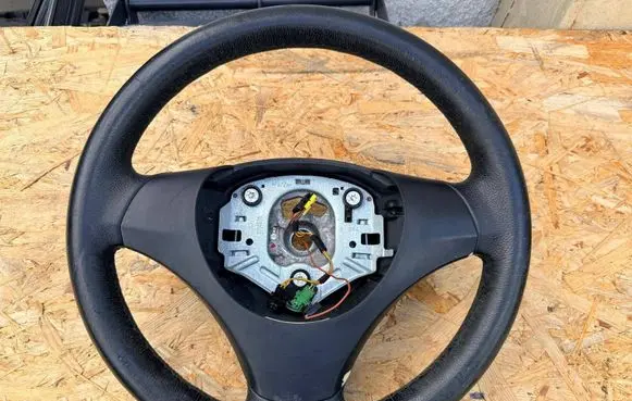 BMW 1 E81 E87 Steering wheel 6767175