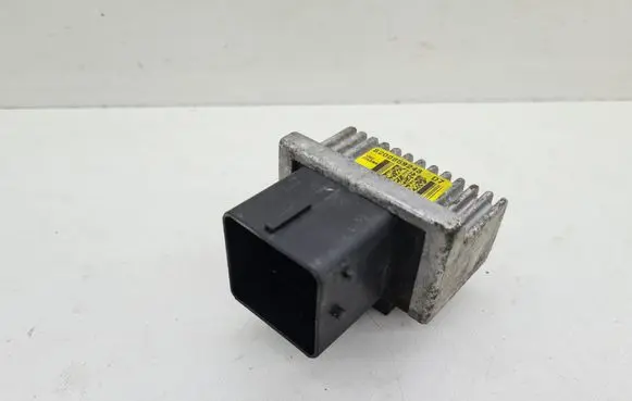 Renault Master III Glow plug pre-heat relay 8200859243