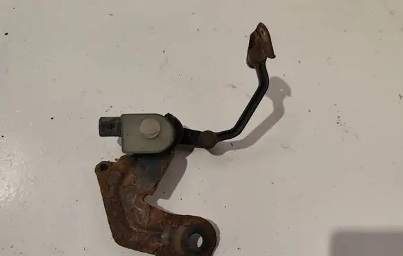 Audi A6 S6 C6 4F Rear air suspension level height sensor 6PM00873900 1T0907503