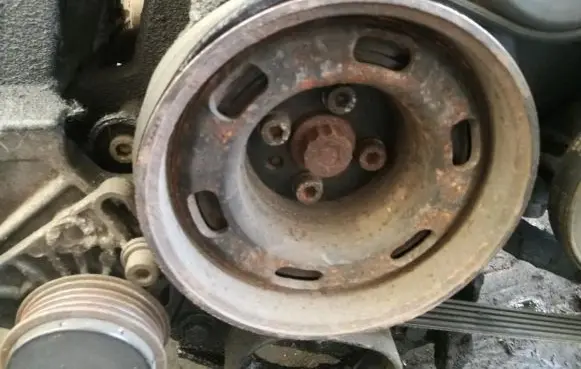 Audi A4 S4 B5 8D Crankshaft pulley