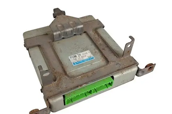 Mazda 626 Engine control unit/module E2T83271T FS9027 FS9018881A