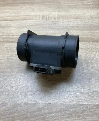 Opel Vectra B Mass air flow meter 90411957