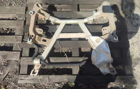 BMW 5 E39 Front subframe 1092868