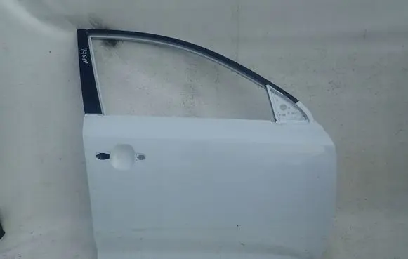 KIA Ceed Front door