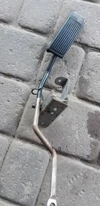 Nissan Pathfinder R50 Accelerator throttle pedal