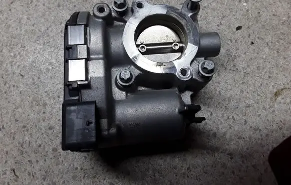 Mercedes-Benz A W177 Throttle valve A2821410200