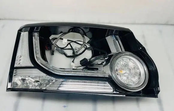 Land Rover Discovery 4 - LR4 Headlight part 01171929 9003513 L319MYXEND