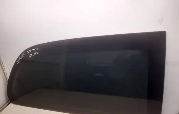 Chrysler Grand Voyager IV Rear side window