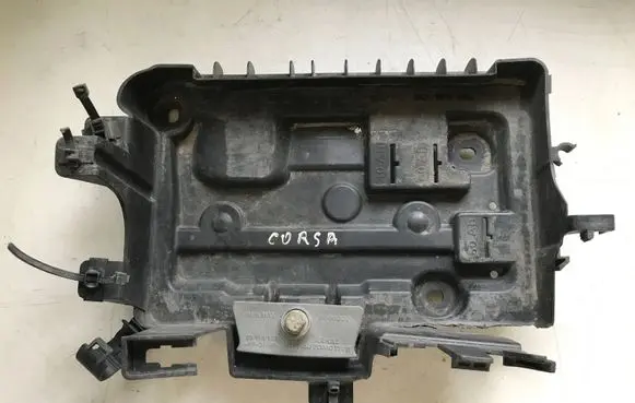 Opel Corsa D Battery box tray cover/lid 13235642