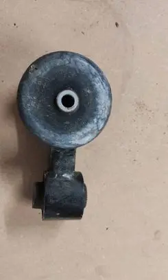 Hyundai Santa Fe Engine mount bracket