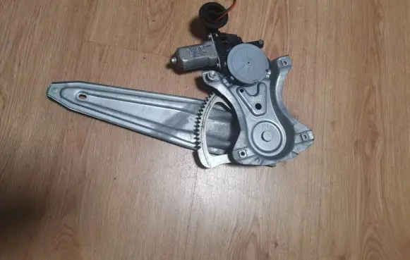 Toyota Auris 150 Rear door window regulator with motor 857200D120 973581100 AV2621002340