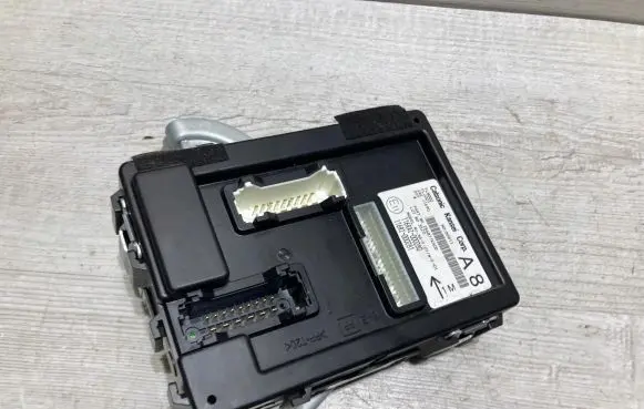 Nissan Juke I F15 Other control units/modules 284b1aka0d