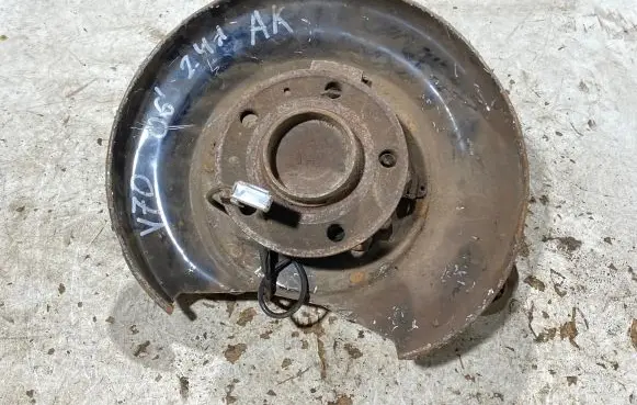 Volvo V70 Rear wheel hub spindle/knuckle 