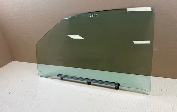 Mercedes-Benz 300 SL-24 Front door window glass four-door 