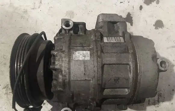 Volkswagen PASSAT B5 Air conditioning (A/C) compressor (pump) 8D0260808 44728182 7SBU16C