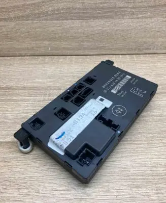 Mercedes-Benz E W211 Door control unit/module 2118201685 355556 RightSide