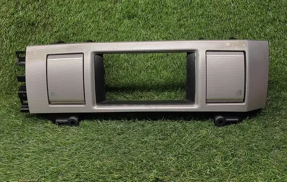Jaguar XF X250 Dash center air vent grill 8X2319K617BH