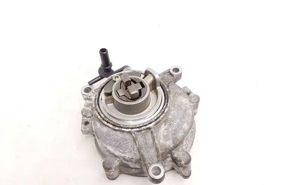 Porsche Cayenne (9Y0 9Y3) Vacuum pump 06M145100L