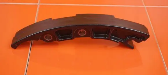 Volkswagen Touareg I Slide rail for timing chain 066105913 18MB10