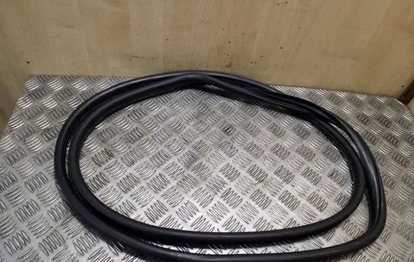 KIA Sorento Rear door rubber seal (on body) 