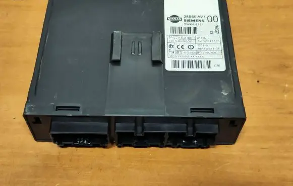 Nissan Primera Comfort/convenience module 28550AV7 5WK48121