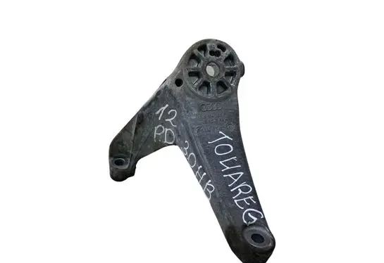 Volkswagen Touareg II Engine mounting bracket 7L8199308F