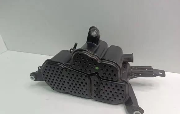 Audi A6 S6 C7 4G Active carbon filter fuel vapour canister 8K0201801C