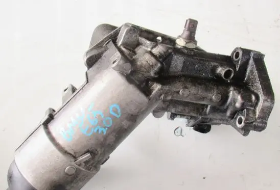 BMW 7 E65 E66 Oil filter mounting bracket