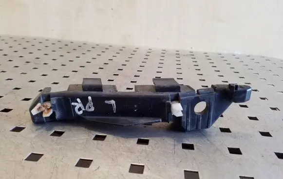 Hyundai Santa Fe Front bumper mounting bracket 865152B000