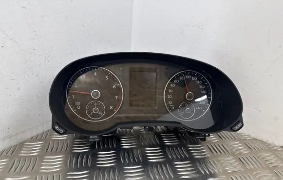 Seat Alhambra (Mk2) Speedometer (instrument cluster) 7N5920880C 1819012845